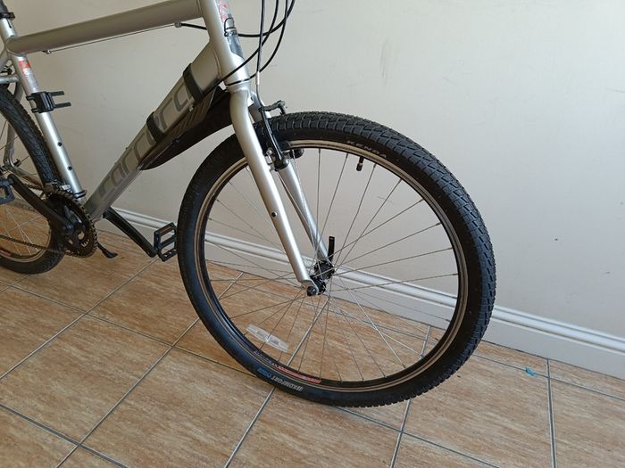 Carrera Parva Mens Hybrid Bike & Accessories