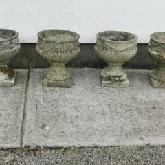 Set of 4 decorative planters