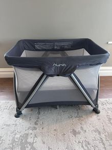 Nuna travel cot
