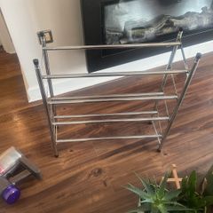 shoe stand