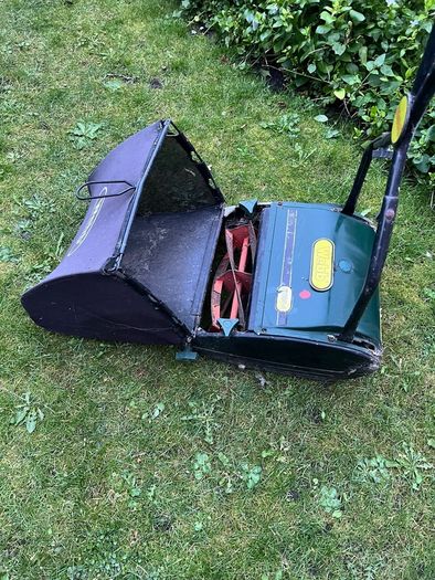 Webb 30cm Hand-push Roller Lawn Mower