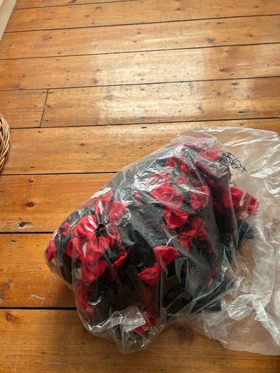 200 + new bow ties/dicky bows on elastic fancy dress party events