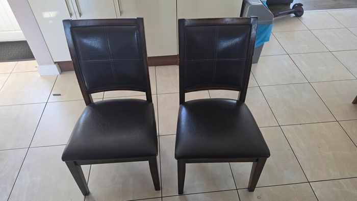 Dinning table & 4 chairs