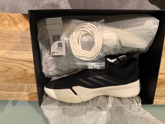 Adidas Dame 9 Size UK 11