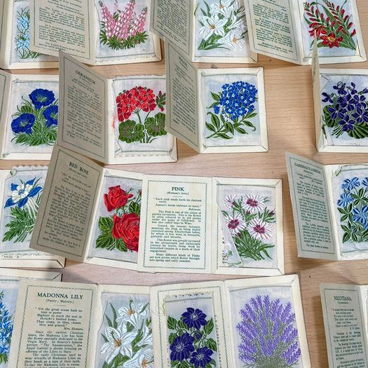 Kensitas Medium Silk Cigarette Cards Flowers 1934 - 31 Medium and 4 Small