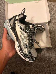 OFF WHITE be right backs
