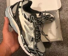 OFF WHITE be right backs