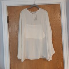 Primark  Long Cream Blouse/Long Top.  Size - XL - 16-.  B.N.W.T.