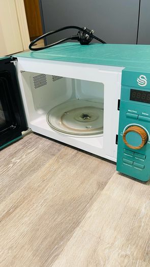 Swan microwave