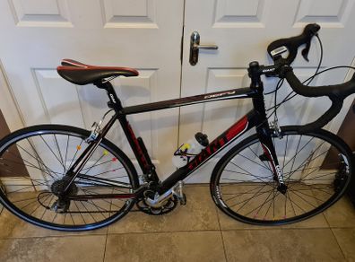 Giant Defy Road Bike