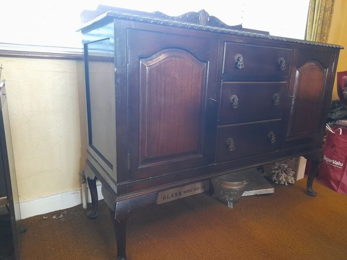 Sideboard / Cabinet