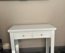 makeup table