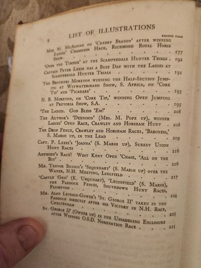 The Horseman's Year Book. Edited By Lt.col.w.e.lyon. 1950 First Edition Hardback In Good Condition. Plus Hunting,showing, And Chasing. By Sam Marsh. See Photos For Same.