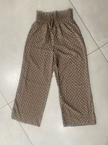 Wide leg trousers
