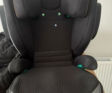2 Joie Signature car seats