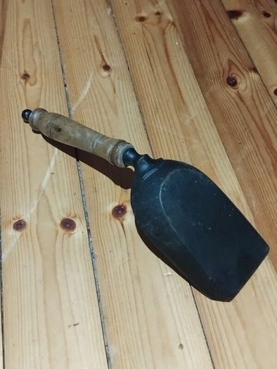 Vintage Style Cast Iron Coal Shovel
