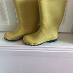 wellies
