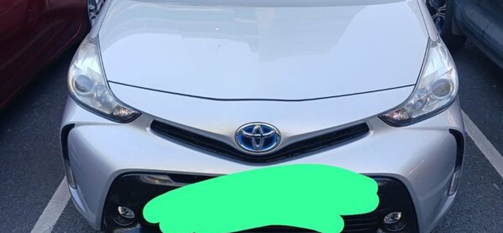 Toyota prius alpha 5 seaters 161-D-