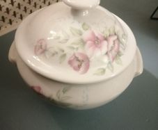 1940s Limoges Authentique Porcelaine Du Lys Royal 4 lidded casserole style dish