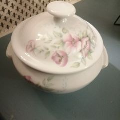 1940s Limoges Authentique Porcelaine Du Lys Royal 4 lidded casserole style dish