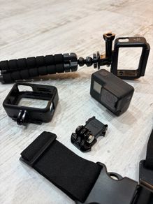 GoPro Hero 7 Black (mint / SD card / accessories)