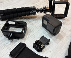 GoPro Hero 7 Black (mint / SD card / accessories)