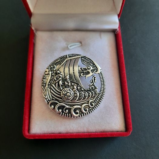Viking Longship Brooch Metal Nautical Pin Scandinavian Style Mid-Century Jewelry Celtic Norse Dragon Boat Broach