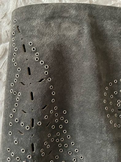 Zara  suede skirt with details size S