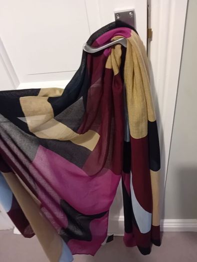 Hobbs Large Scarf - Soft Modal Fabric - Colour Block design