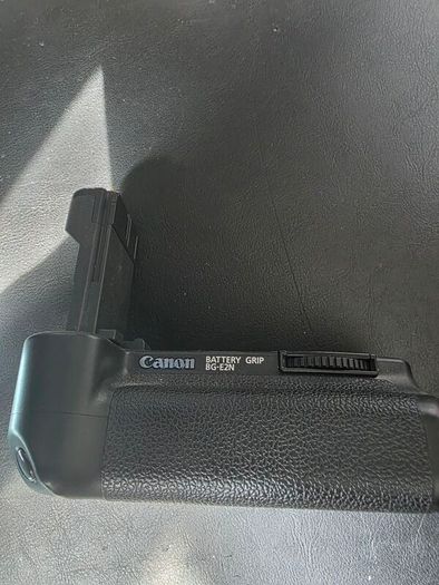 Canon battery grip BG-E2N