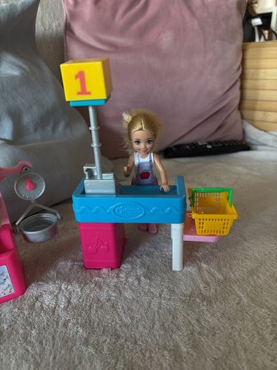Barbie - Chelsea shop