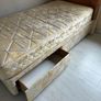 Two Single Beds Image 6