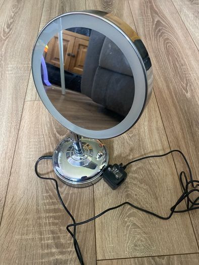 Make up mirror