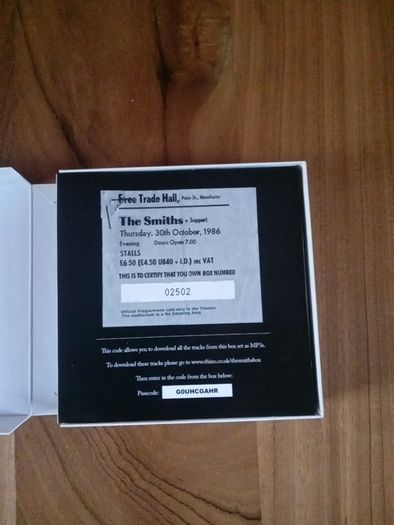 The Smiths 7" in total 12,the first 10 7" vinyl singles in original picture bags plus 2 exclusive 7" rarities badges and poster numbered limited edition plus rare 7" morrissey you have kilked me