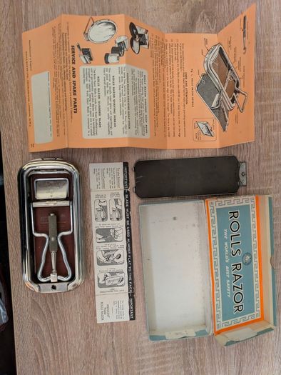 Vintage Rolls Razor Viscount with box & instructions