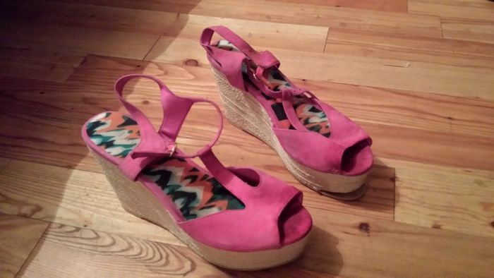 Ceruse Pink Wedge Sandals