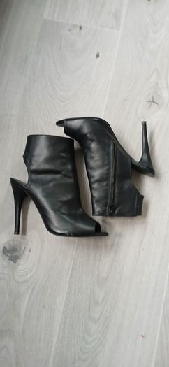 Black open toe leather Heels