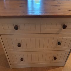 chest of drawers
