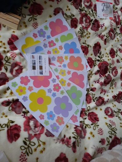 7 sheets of pastel flower decals