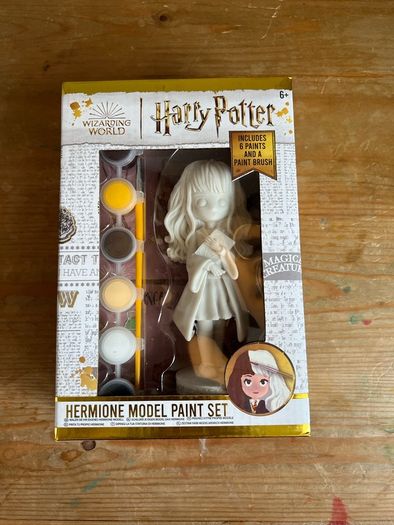 Hermione Model Paint Set