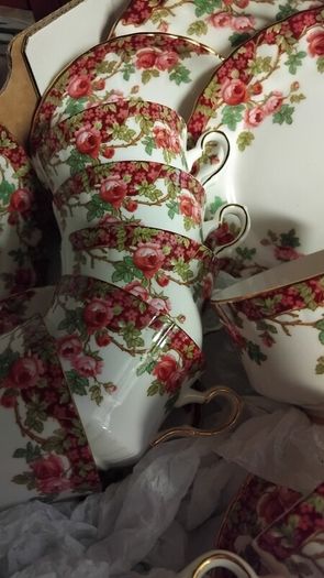 19piece Royal Stratford Olde County Garden