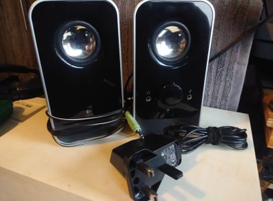 Logitech 2.0 Multimedia Active Speaker System LS11
