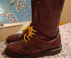 Doc Martins UK10