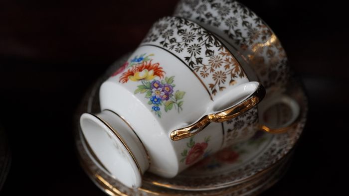 Imperial Bone China_Floral Garland_22kt Gold Tea Set (18 Pieces), c.1970s