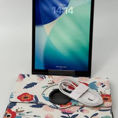 iPad 8th gen 32GB 10.2" Mint