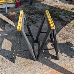 Garage Sale: Stands