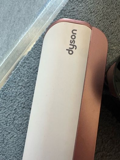 Dyson Airstrait