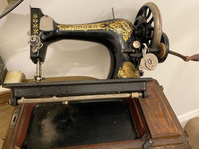 Sewing Machine Singer original Table Top model