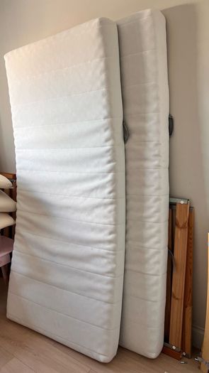 bunk bed with 2 mattress