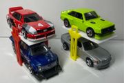 Hot Wheels 1:64 scale car lift